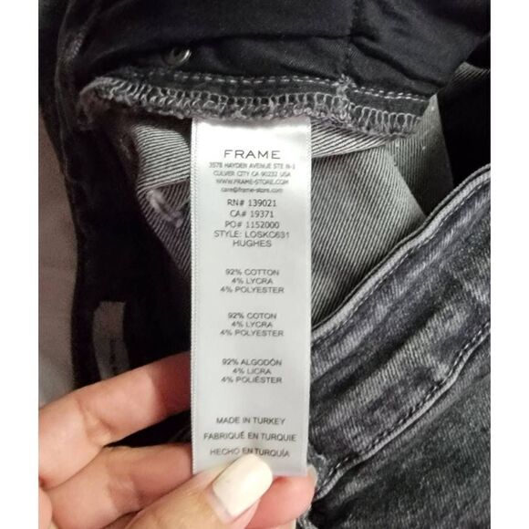 FRAME Le One Skinny Jeans
Black Acid Wash H-W 30 - Picture 8 of 8